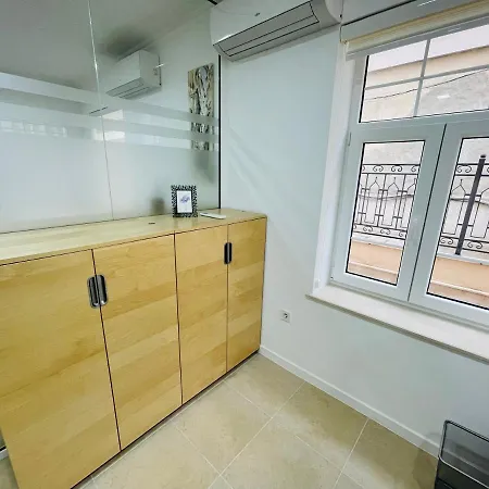 Top Central Location , 5 Min To Beach דירה